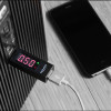 DELOCK αντάπτορας USB 65569 με οθόνη ένδειξης V/A, έως 5V/4A, μαύρος