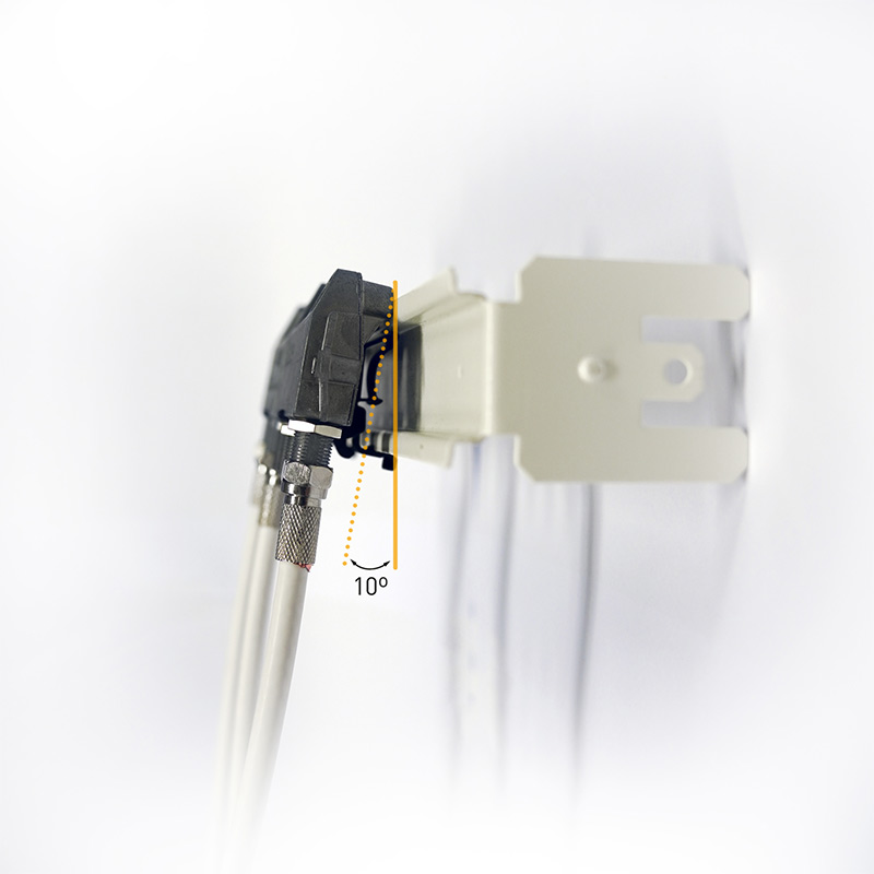 519504 splitter 4 ways F 5-2400 MHz DC pass