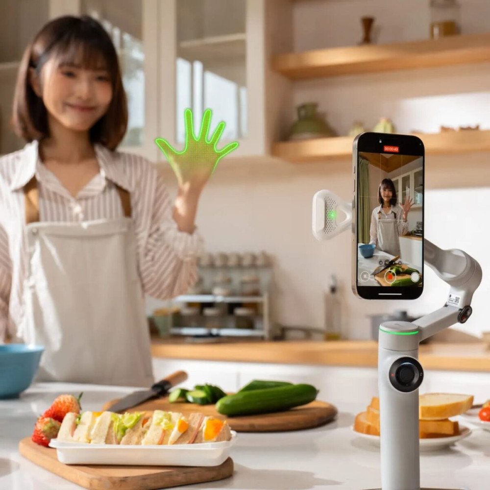 Insta360 Flow 2/Flow 2 Pro AI Tracker - Built-in Spotlight