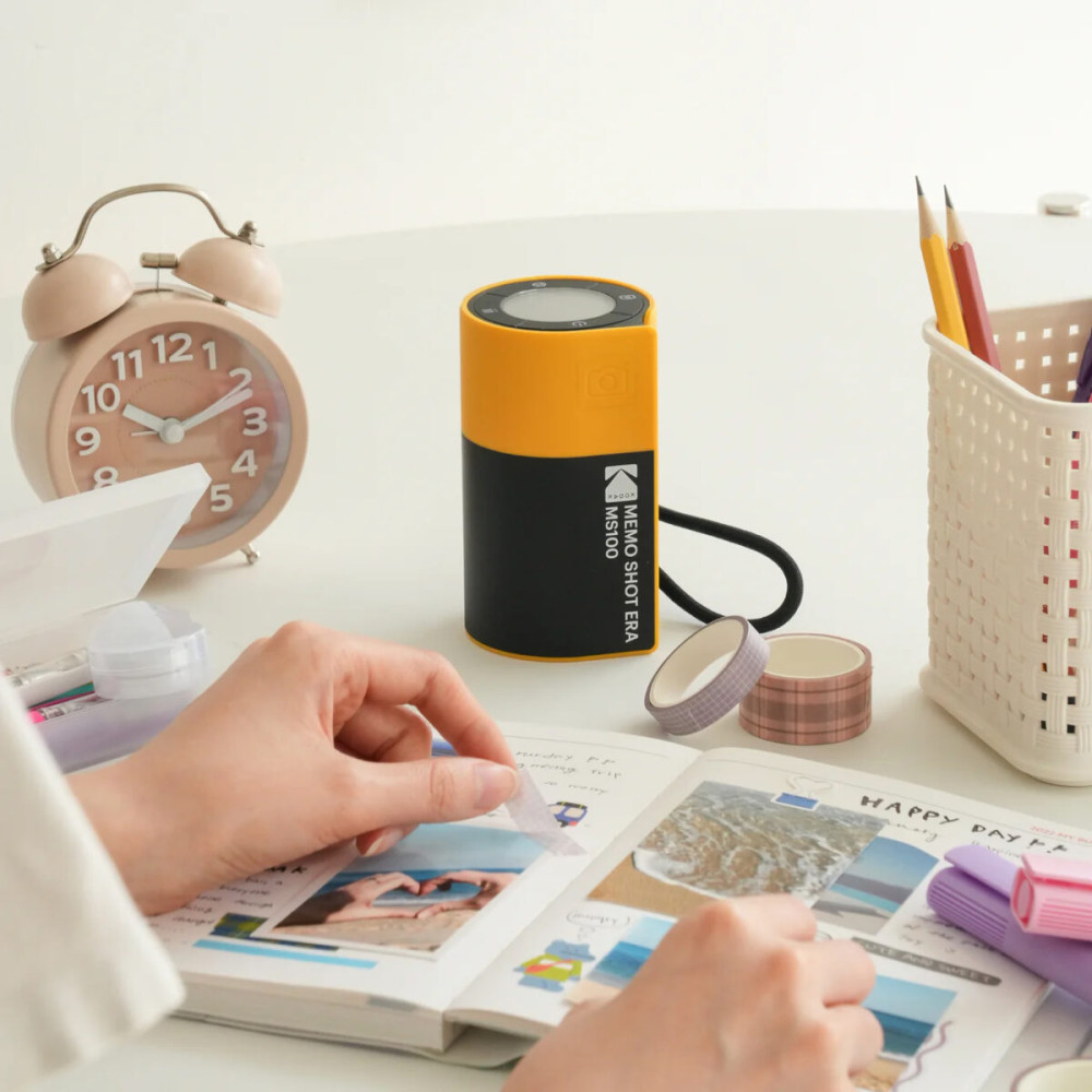 Kodak Memo Shot ERA -  2-in-1 Instant Camera and Photo label Printer + one Roll, Yellow