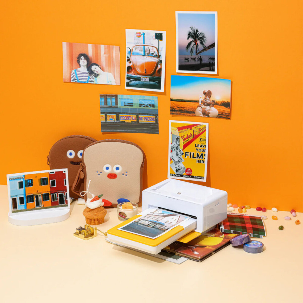 Kodak Dock Plus 4PASS Wireless Smarphone Photo Printer (10 x 15 cm) + Accessory Package with 10 Shee