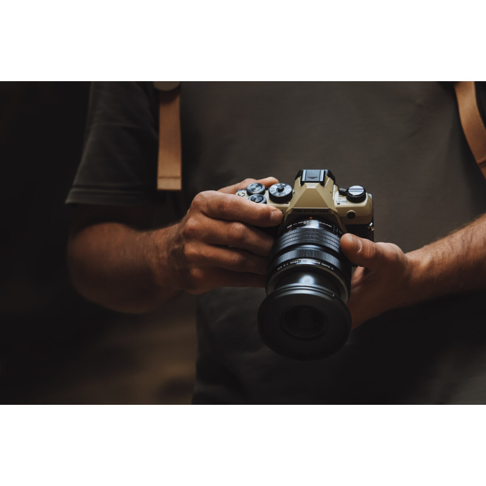 Olympus OM-5 II body sand beige, BLS-50 Battery, Eyecup, USB Connection Cable, Shoulder Strap